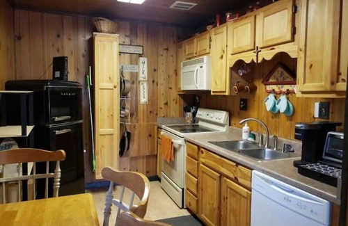 Munds Park Cabin | Poppy's Lodge