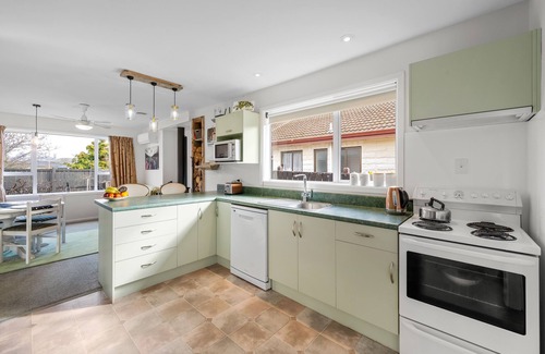 Omarama House | Pops Place - Omarama Holiday Home