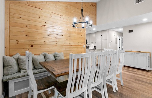 Kiska Beach House | Pops Seaclusion 1 Block from the Beach!