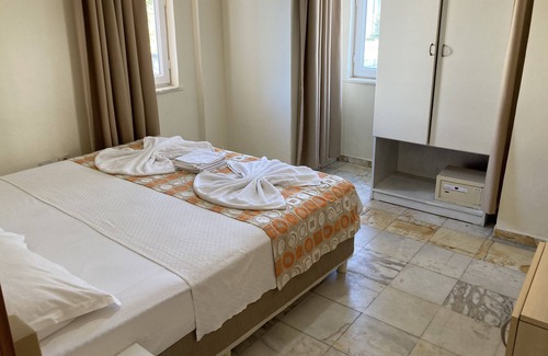 Side Apartment | Popular 1 bed apart home in central Side with many on site amenities facilities