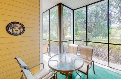 Bahama Bay Apartment | Porch Chat