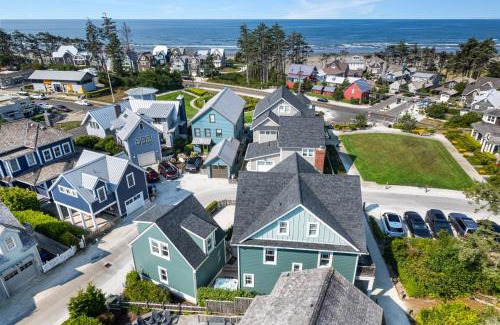 Seabrook House | Porpoise of Life by Seabrook Hospitality