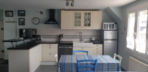 Cancale Apartment | Port de La Houle - Beau 3 pièces classé 3 étoiles avec garage privé