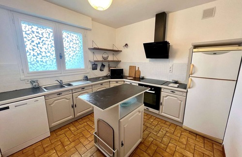 Port-Louis Villa | Port-Louis House, 4 bdrm, beach access, WIFI, pets allowed