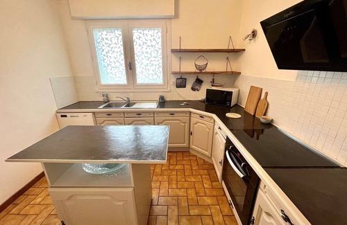 Port-Louis Villa | Port-Louis House, 4 bdrm, beach access, WIFI, pets allowed