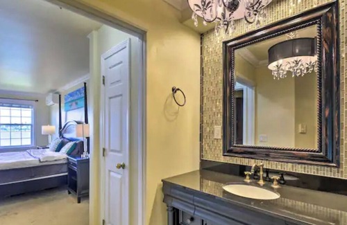 Retsil House | Port Orchard Luxury Retreat