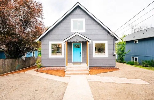 Retsil House | Port Orchard Retreat- 5 Minutes from Downtown