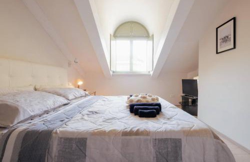 Historic Centre Apartment | Porta Nuova Minimal Suite
