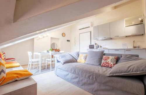 Historic Centre Apartment | Porta Nuova Minimal Suite