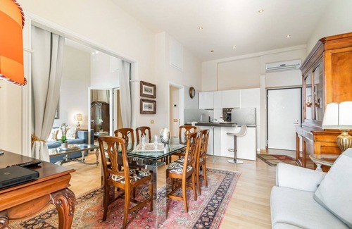 Siena Apartment | Porta Tufi Luxury Apartment with Private Parking!