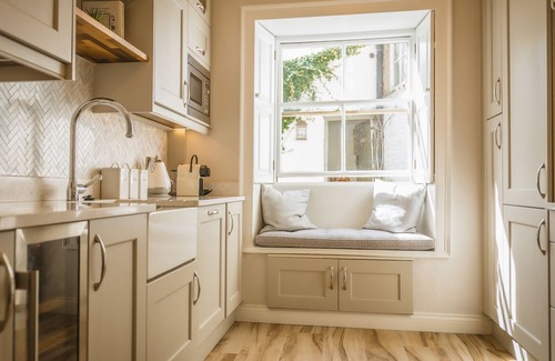 Richmond Cottage | Porte House - a house that sleeps 6 guests in 3 bedrooms