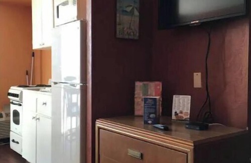 Bostwick Park Condo | Porter's beach hideaway