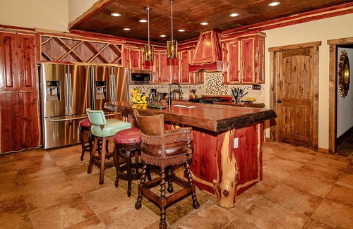 Concan House | Porter's Tree Haus, Exclusive Private Riverfront @Vacation Frio River "Hot Tub"