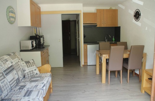 Chatel Apartment | Portes Du Soleil PSB204 TELECABINE & MOUNTAIN 4 pe