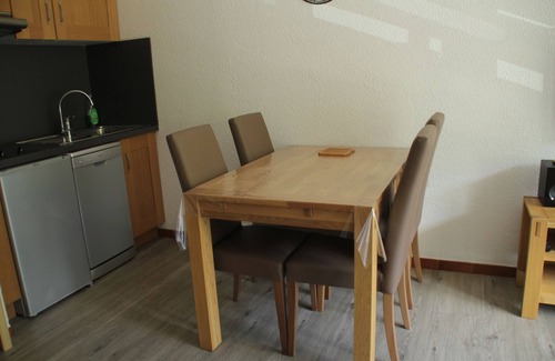 Chatel Apartment | Portes Du Soleil PSB204 TELECABINE & MOUNTAIN 4 pe