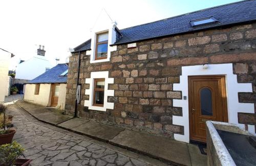 Buckie House | Portknockie 17 Harbour Place Refurbished for 2025 Season