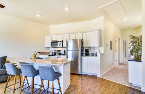 Corbett - Terwilliger - Lair Hill Apartment | Portland Apartment ~ 1 Mi to Downtown!