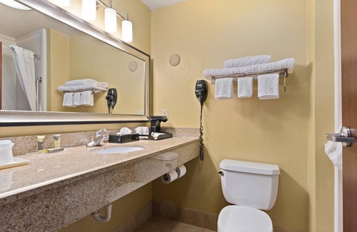 Orlinda Hotel | Portland Inn & Suites