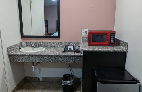 Parkrose Hotel | Portland Value Inn