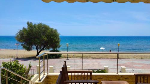 Gerakini House | Porto Maria Beachfront Cottage