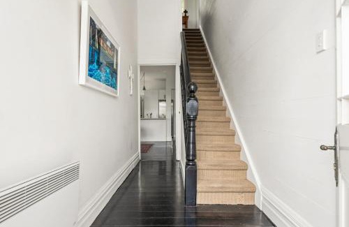 Bluff Hill House | Ports Keep - Napier Holiday Home