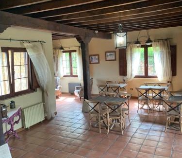 San Roman de la Llanilla House | Posada El Jardin de Angela