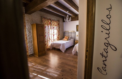 Villanueva de Campean House | Posada Real del Buen Camino