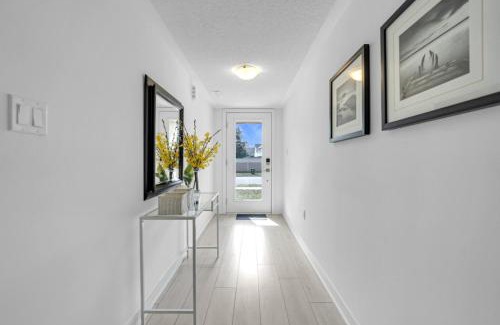 Burlington House | Posh 4 Bed Home with Backyard in Great Location