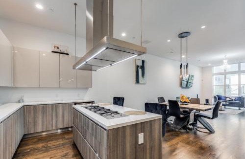 Spring Branch East House | Posh Italian home with a rooftop terrace!