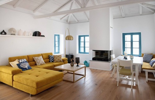 Kalamata Villa | Positivespace Kalamata Heights - Luxus und Historischer Charm mit Ausblick