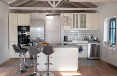 Kalamata Villa | Positivespace Kalamata Heights - Luxus und Historischer Charm mit Ausblick