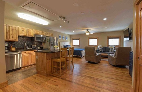 Black Mountain Apartment | Post Helene update: no storm damage; power , water & internet all working.