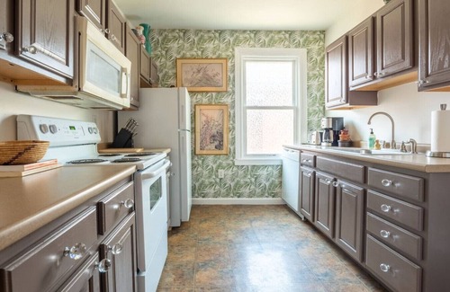 Centennial Apartment | Postmodern Penthouse | 1 Min Walk Dining + Shops