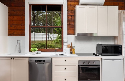 Alpine House | Pottery Cottage, Alpine, Southern Highlands