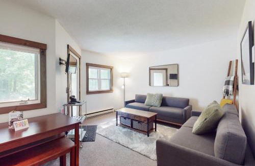 Warren Apartment | Powderhound 52