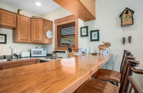 Estes Park Apartment | Powell Peak 104 Condo