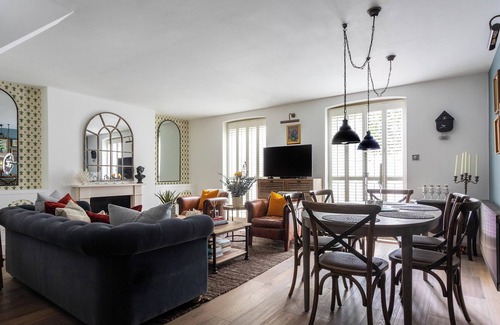 Colville Apartment | Powis Square II by onefinestay