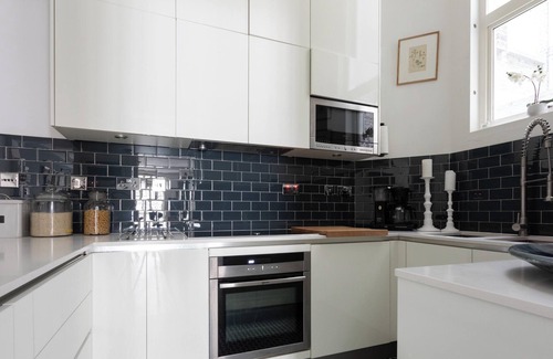 Colville Apartment | Powis Square II by onefinestay