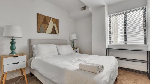 Downtown Harrisburg Apartment | Pp 1801 Modern Corporate 2br, Pool, Gym