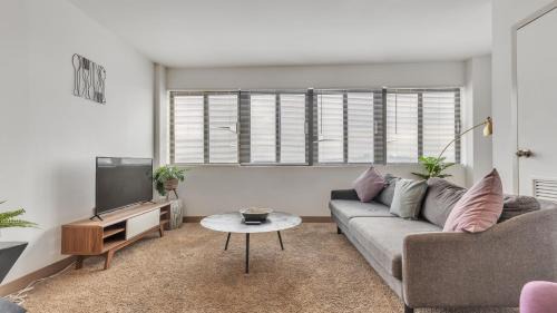 Downtown Harrisburg Apartment | Pp 1801 Modern Corporate 2br, Pool, Gym