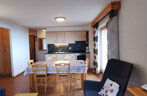 Saint-Pierre-de-Clages Apartment | Pracondu 1 202 - OUTDOOR & FUN charming apartment