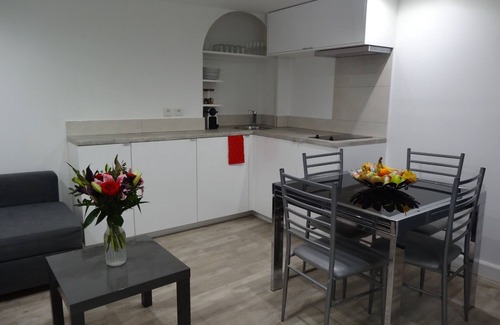 Les Halles Apartment | Practical Lodging near Le Louvre