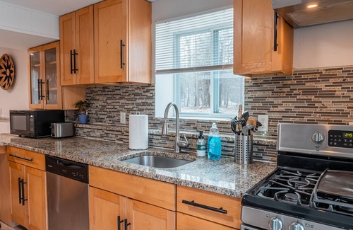 Albrightsville House | Practically Lakefront Family&Pet Friendly Poconos Perfection w/Hottub