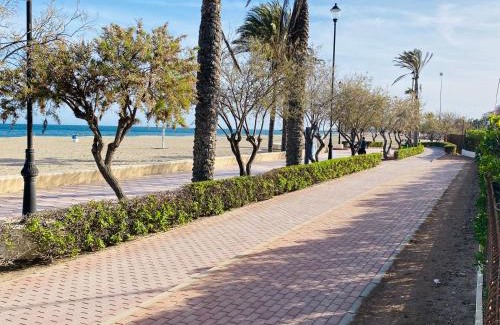 Roquetas de Mar Apartment | Precioso apartamento 1ª línea de playa con piscina