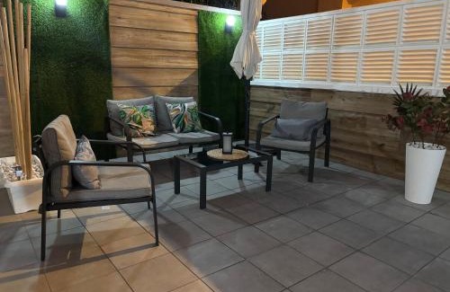 Roquetas de Mar Apartment | Precioso apartamento 1ª línea de playa con piscina