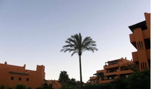 Buenas Noches Apartment | Precioso apartamento con jardín y piscina comunitaria