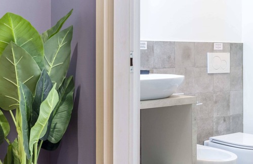 Trieste City Centre Apartment | Precious Room with Private bathroom ★Prussian Blue ★Free Wifi