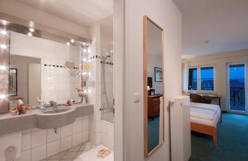 Kleinzerlang Hotel | Precise Resort Marina Wolfsbruch - Hotel