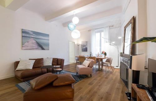 Old Town Apartment | PREF 2 · F4 - VASTE ET BOURGEOIS ,3 CHAMBRES, ASCENSEUR, VX-NICE