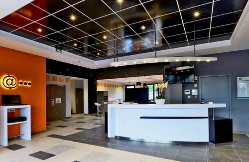 Porte Des Alpes - Mi Plaine - Manissieux Hotel | Première Classe Lyon Est - Saint-Priest Eurexpo